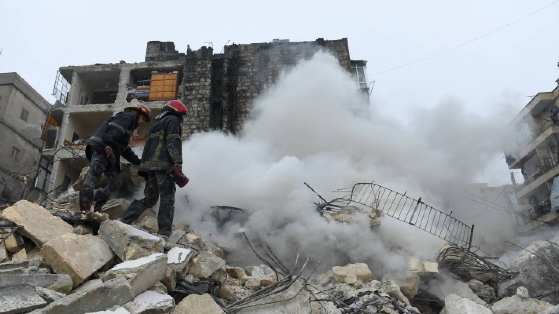 من الدمار الذي خلفه الزلزال