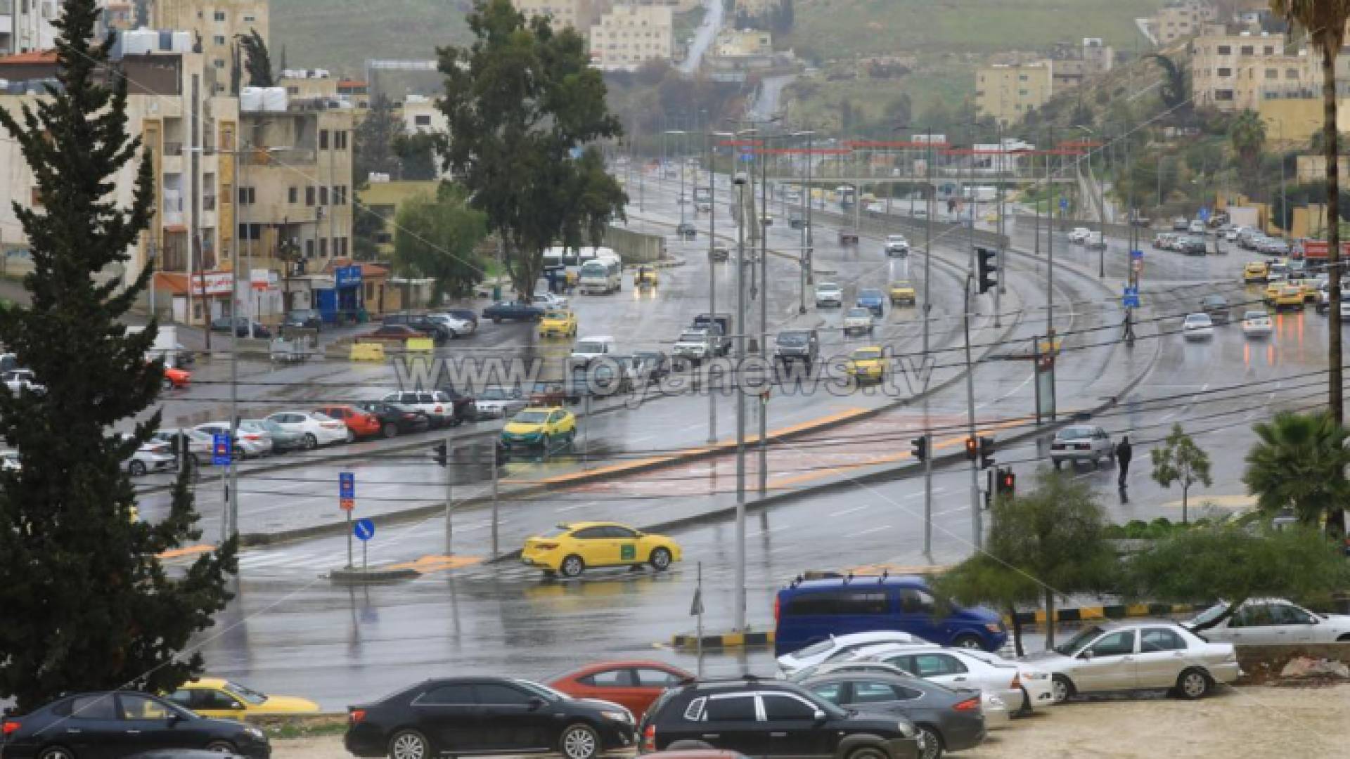 مشهد للامطار في العاصمة عمان