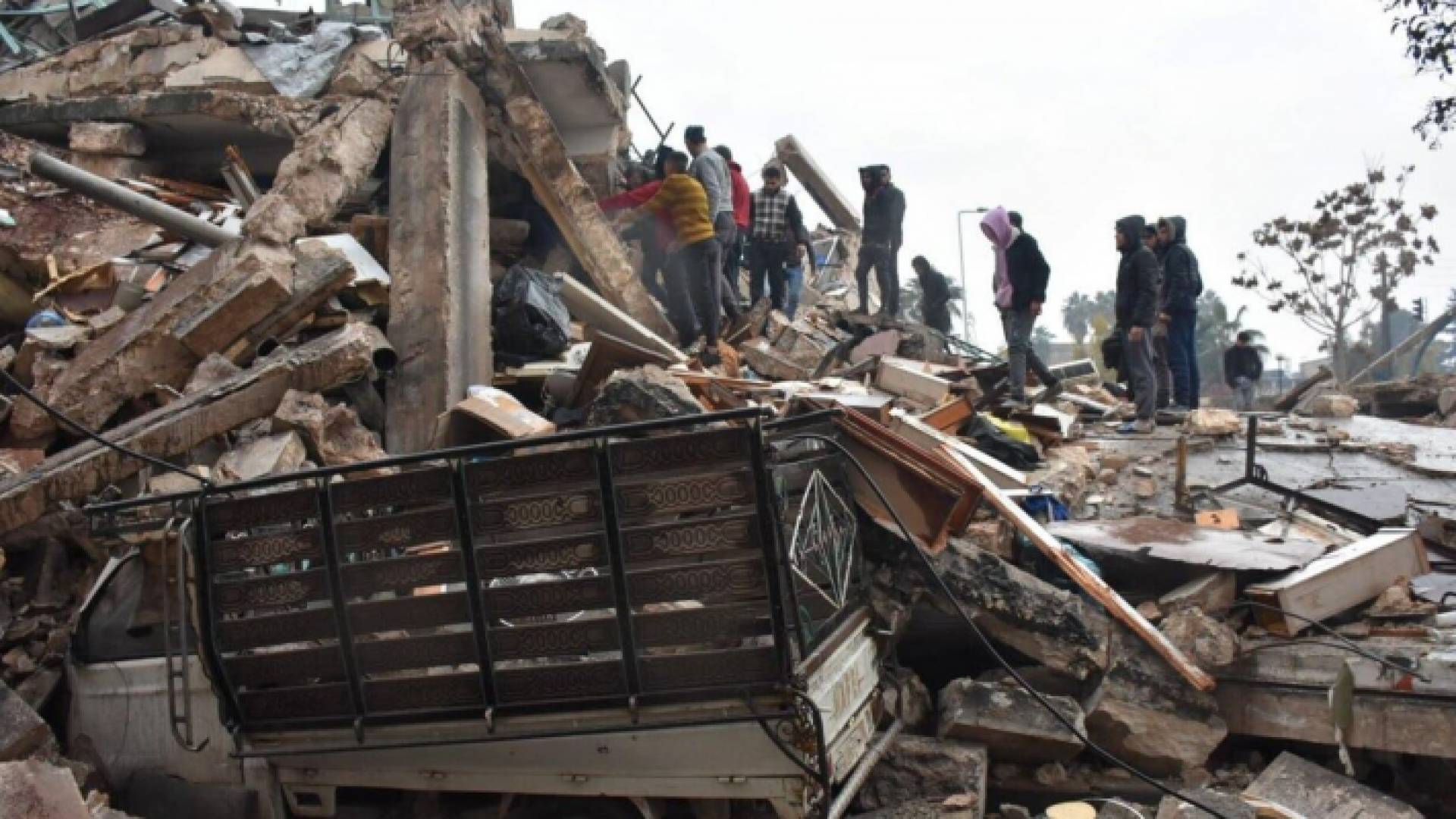 دمار خلفه زلزال تركيا في إحدى المدن السورية