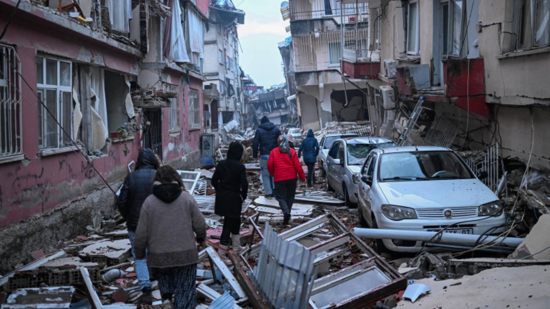 الصورة من الدمار الذي خلفه الزلزال