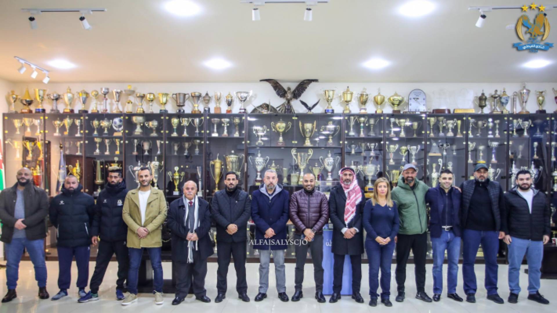 الجهاز الفني والإداري للفريق