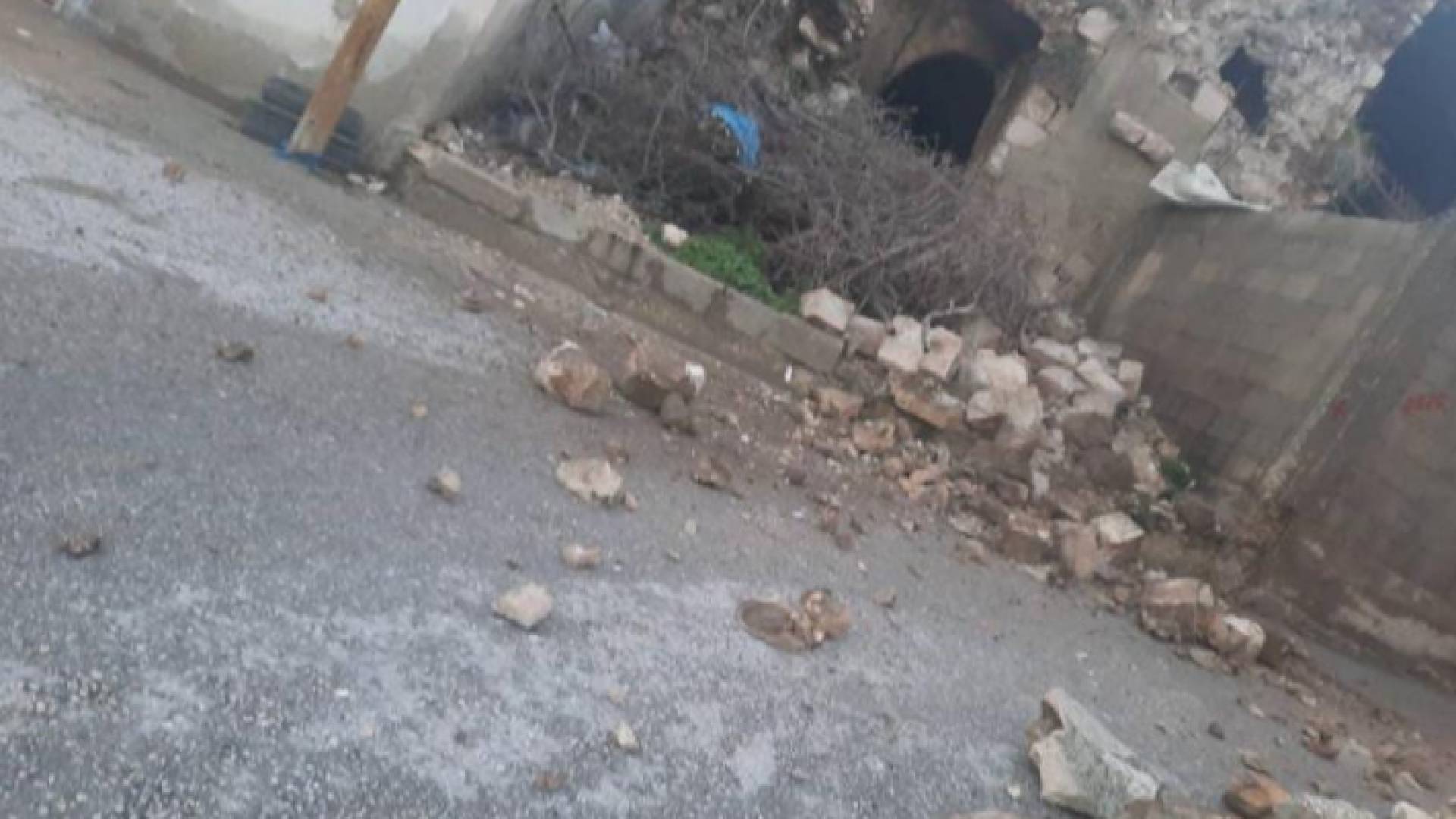 الصورة من الانهيار