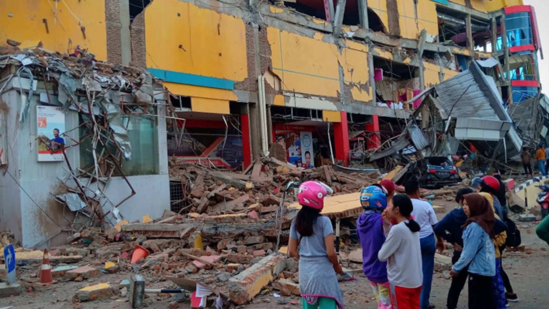 آثار الزلزال