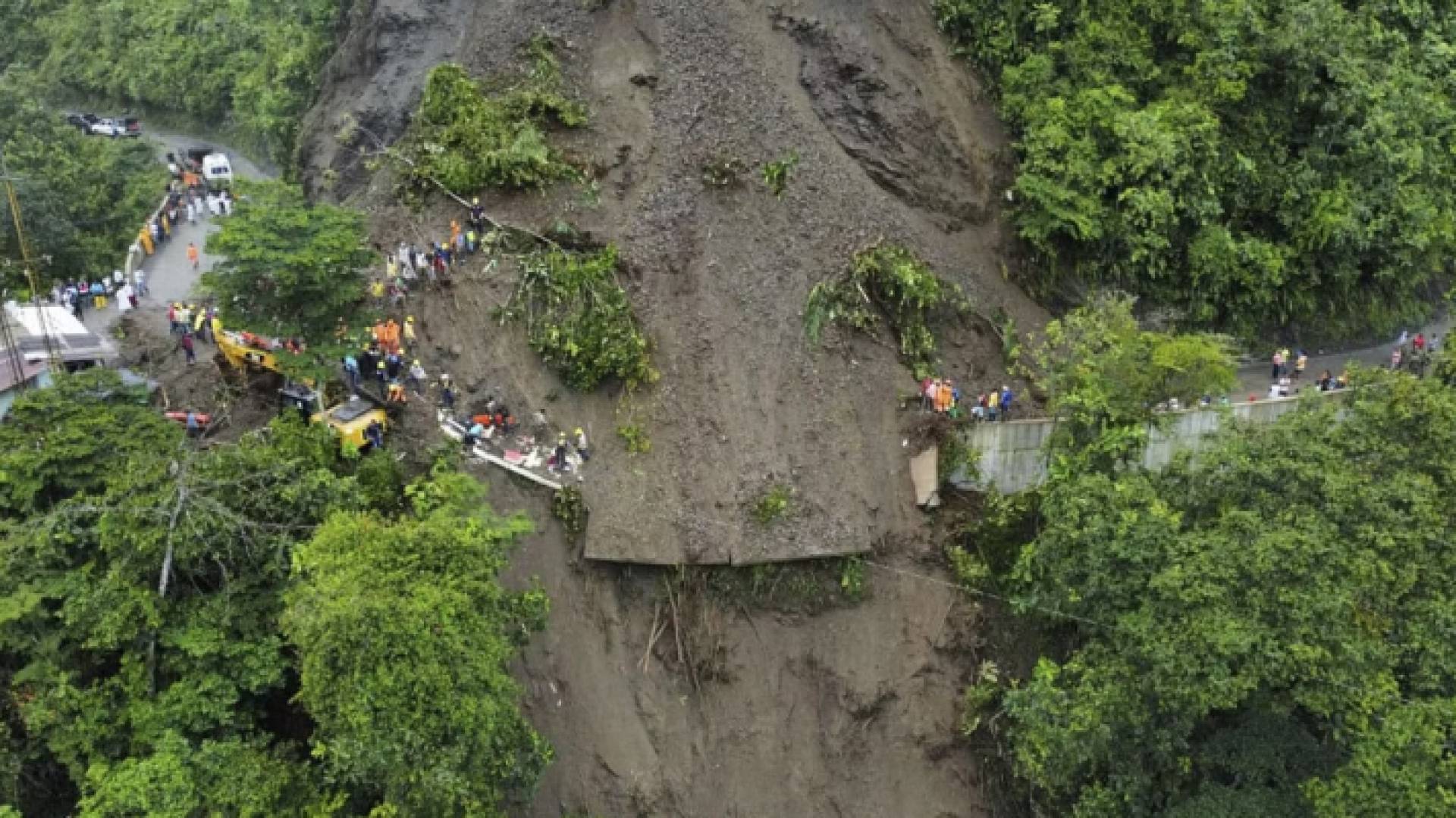 صورة توضيحية لانزلاق تربة في إحدى مناطق البيرو