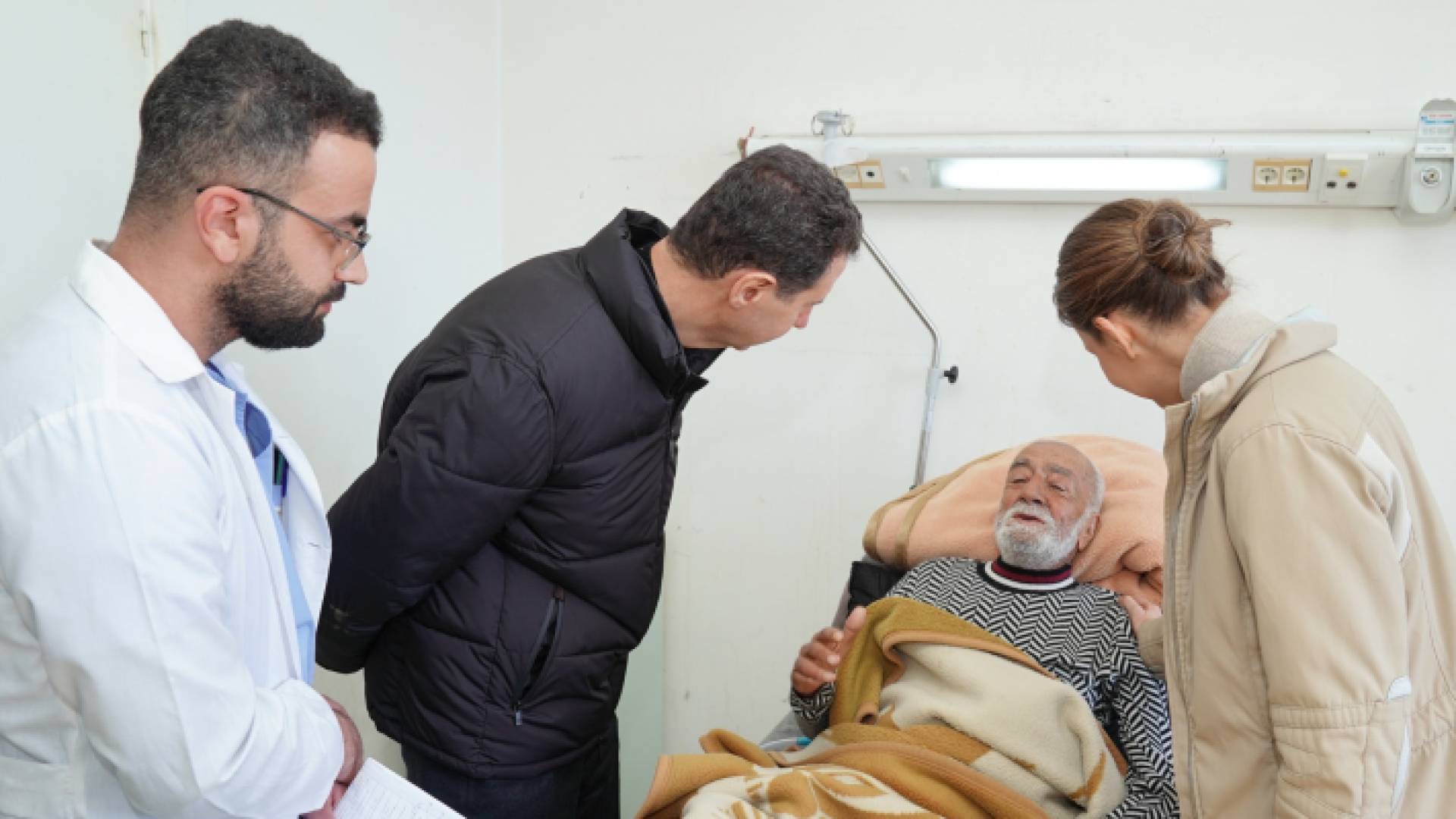 الصورة من زيارة الرئيس السوري لمستشفى تشرين الجامعي