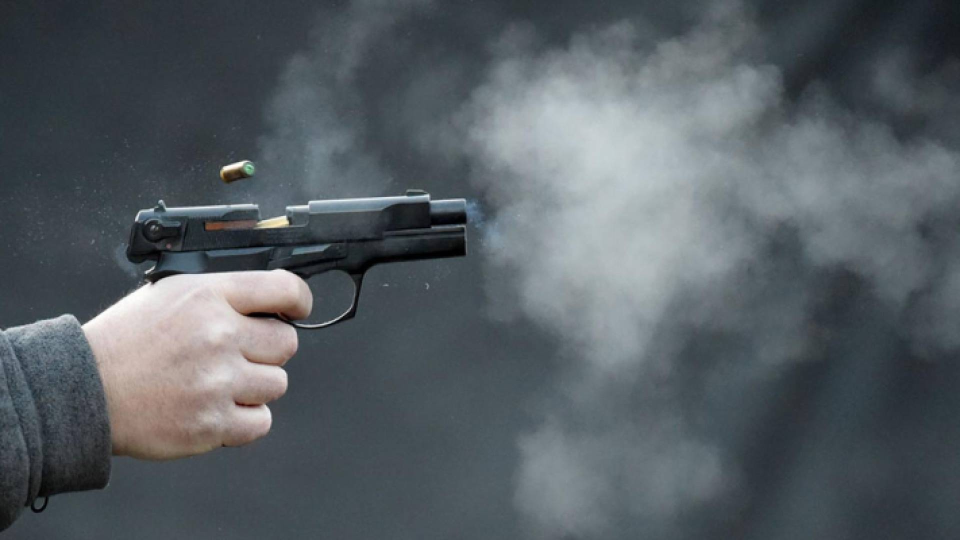 شخص يطلق النار - تعبيرية