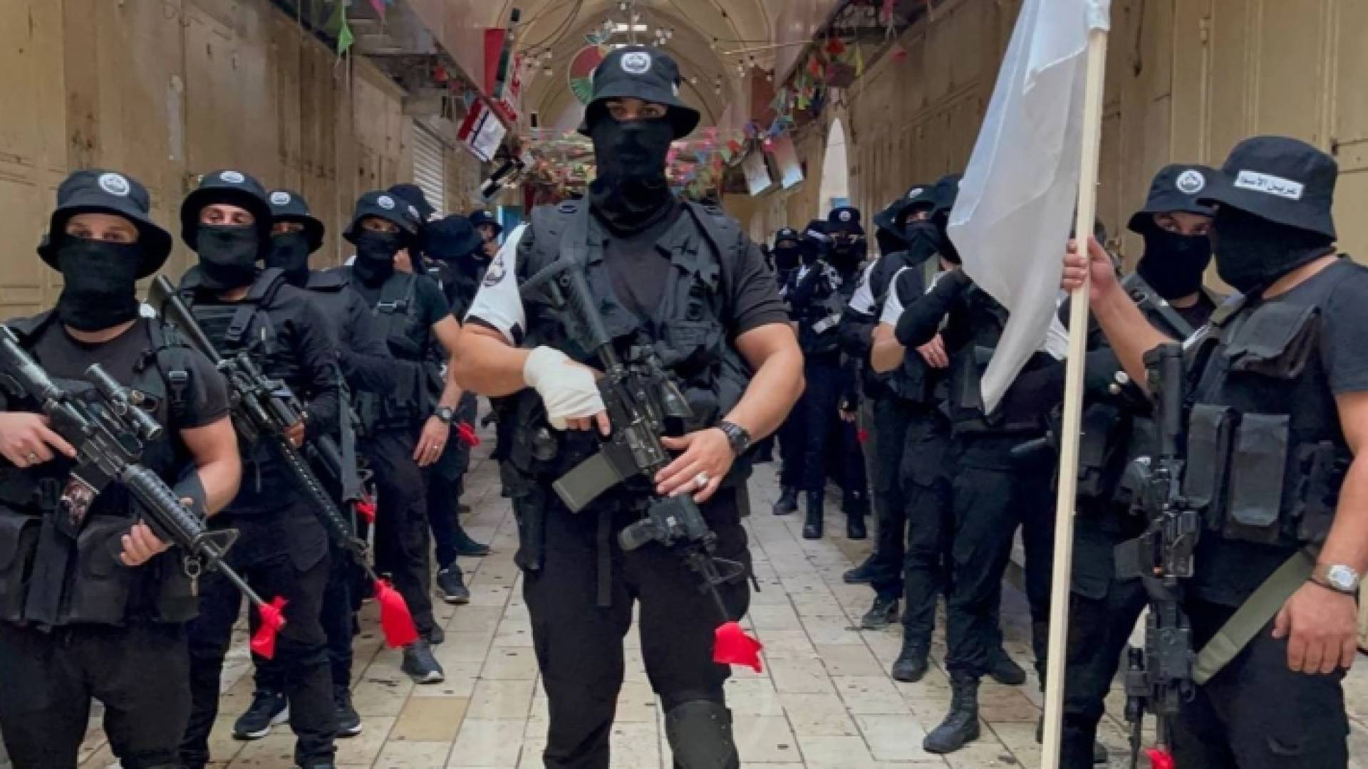 صورة لمجموعة "عرين الأسود"