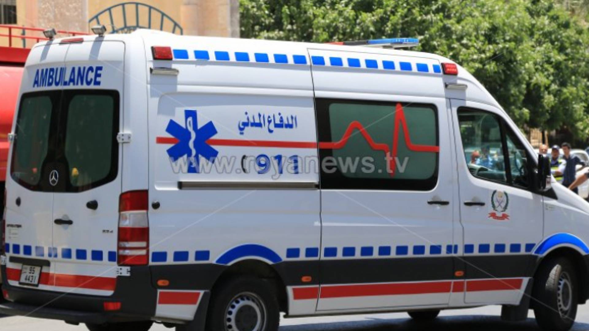 مركبة تابعة للدفاع المدني