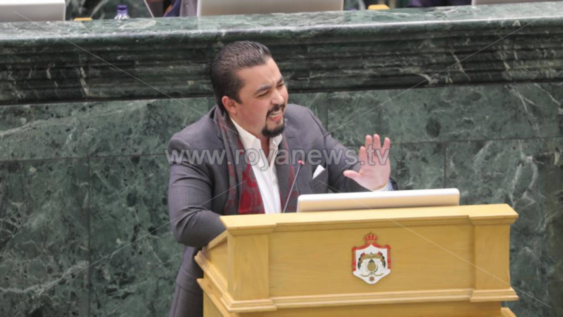 النائب اندريه حواري