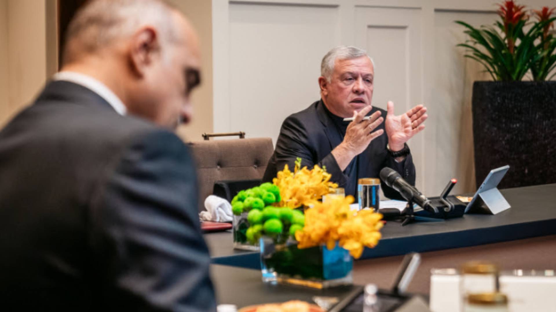 لقاء الملك للاطلاع على برنامج الحكومة لتنفيذ رؤية التحديث الاقتصادي في قطاعي التعدين والطاقة