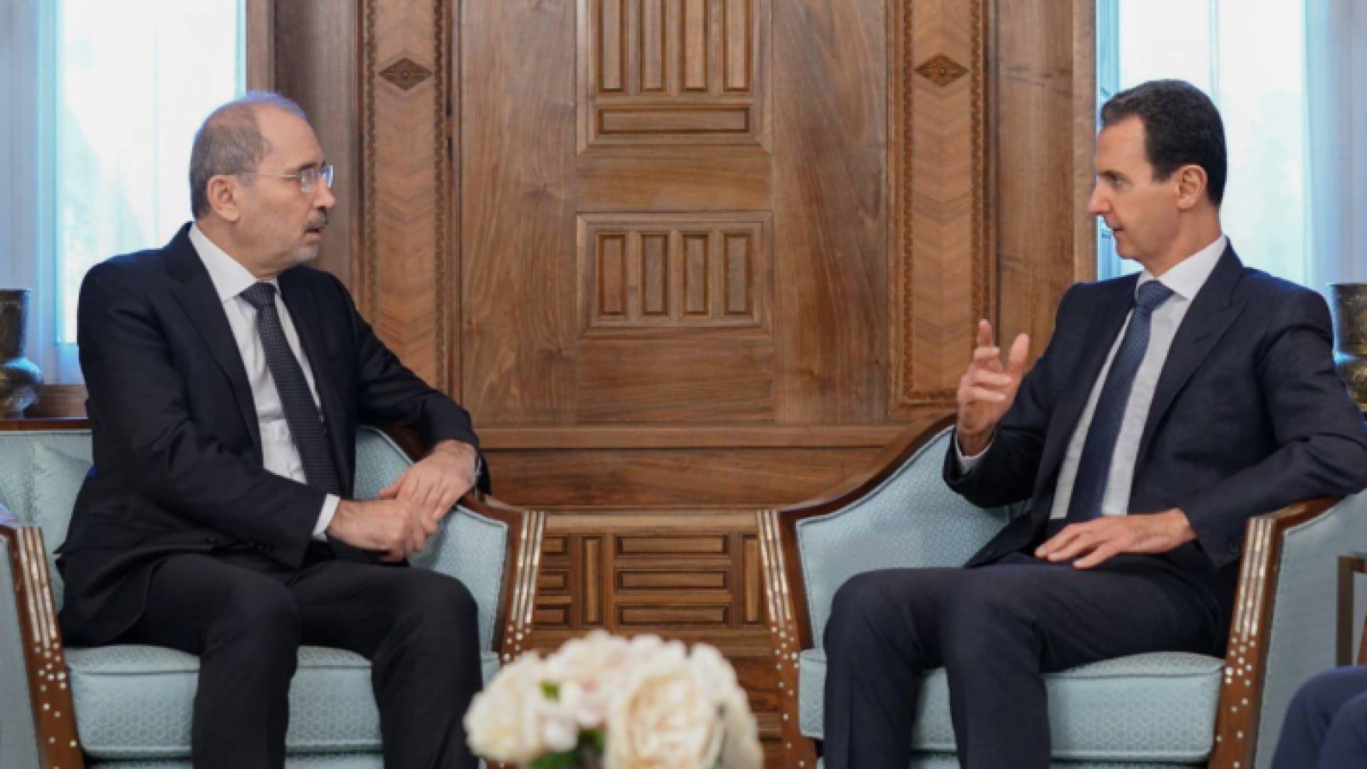 الرئيس السوري بشار الأسد ووزير الخارجية وشؤون المغتربين أيمن الصفدي