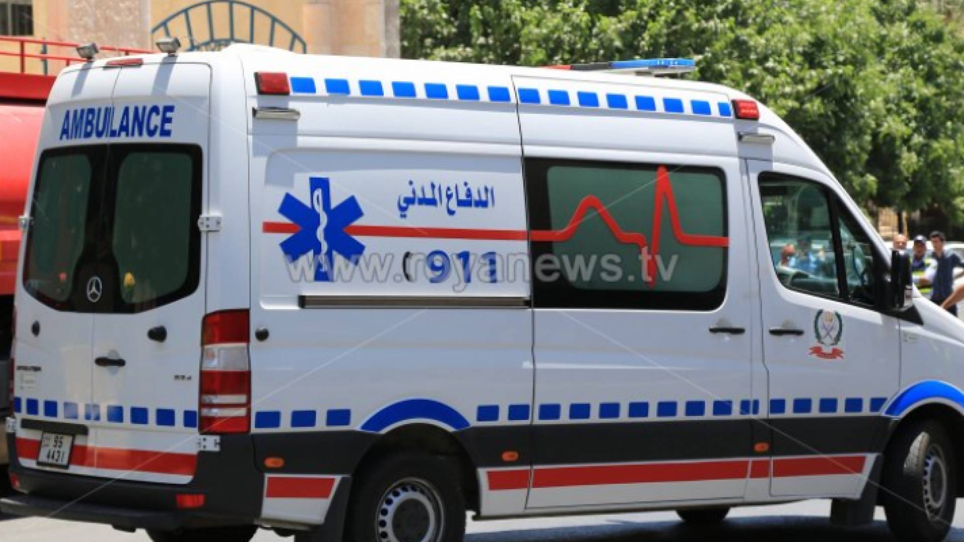 مركبة تابعة للدفاع المدني