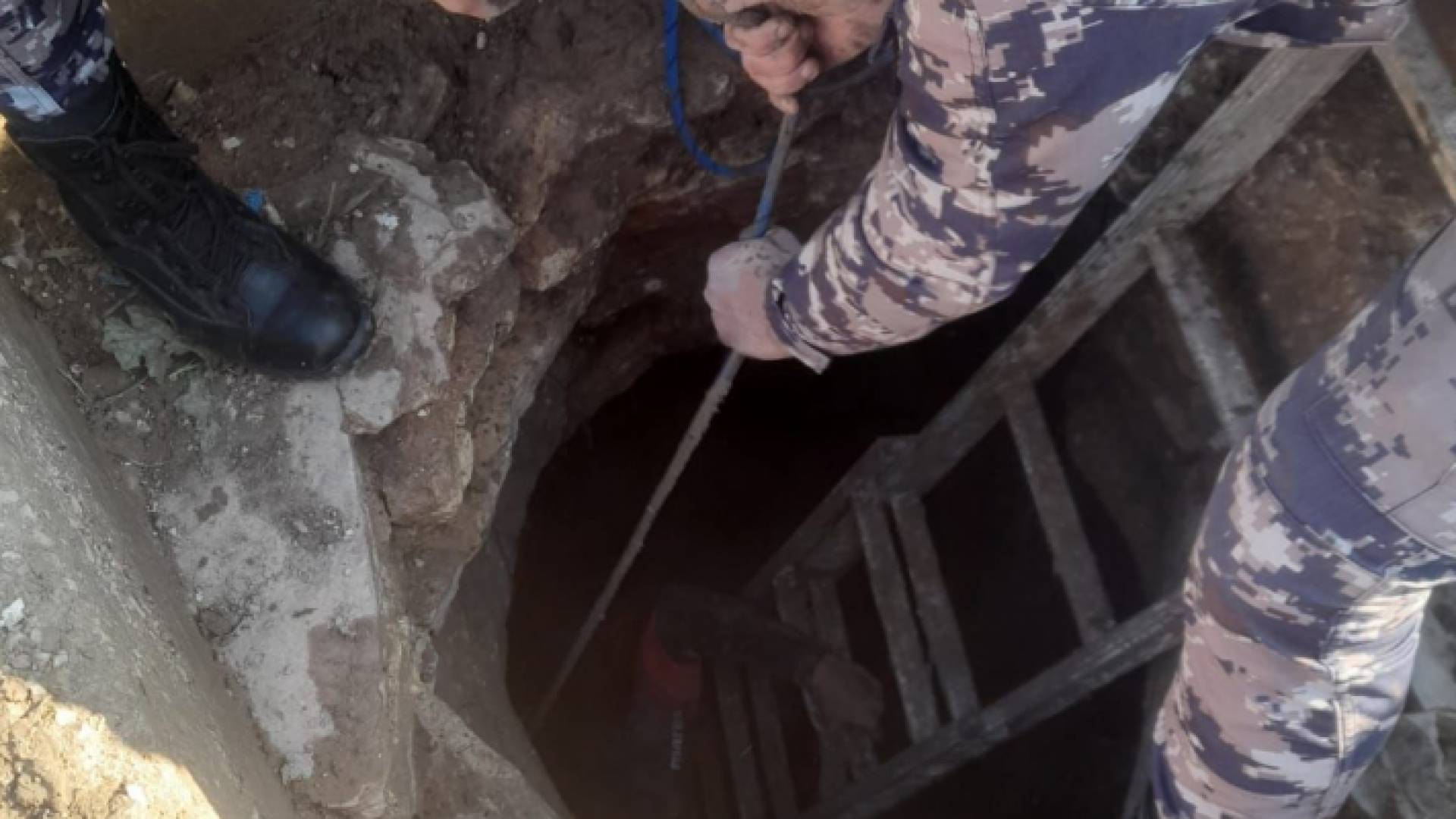 جانب من عمليات الإنقاذ