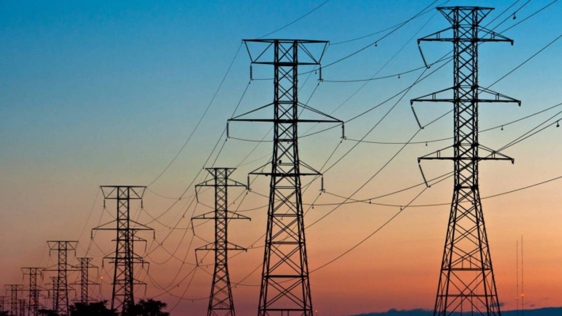 أعمدة كهرباء