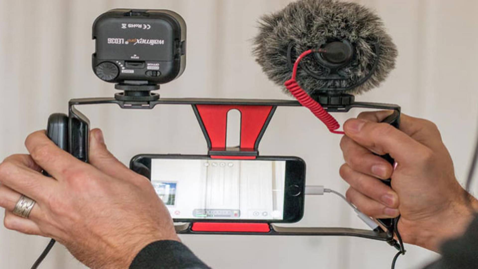 صورة تعبيرية لصحافة الموبايل