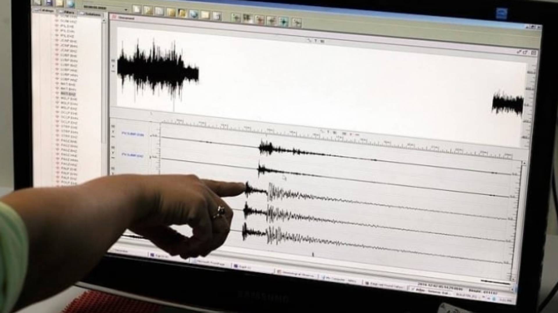 رصد الزلازل