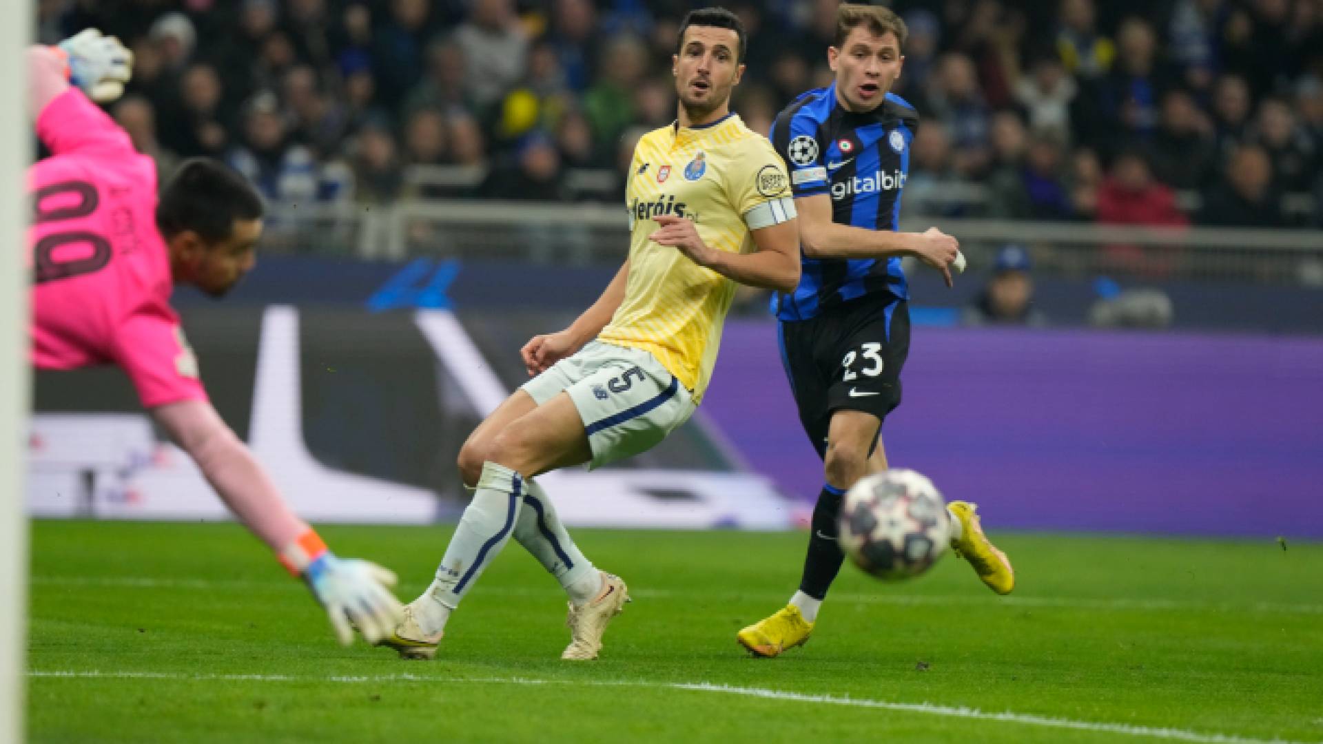 من مواجهة إنتر ميلانو وبورتو