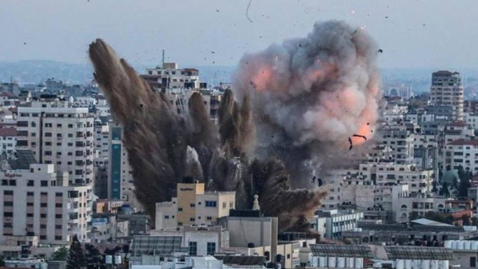 صورة أرشيفية لقصف الاحتلال لقطاع غزة