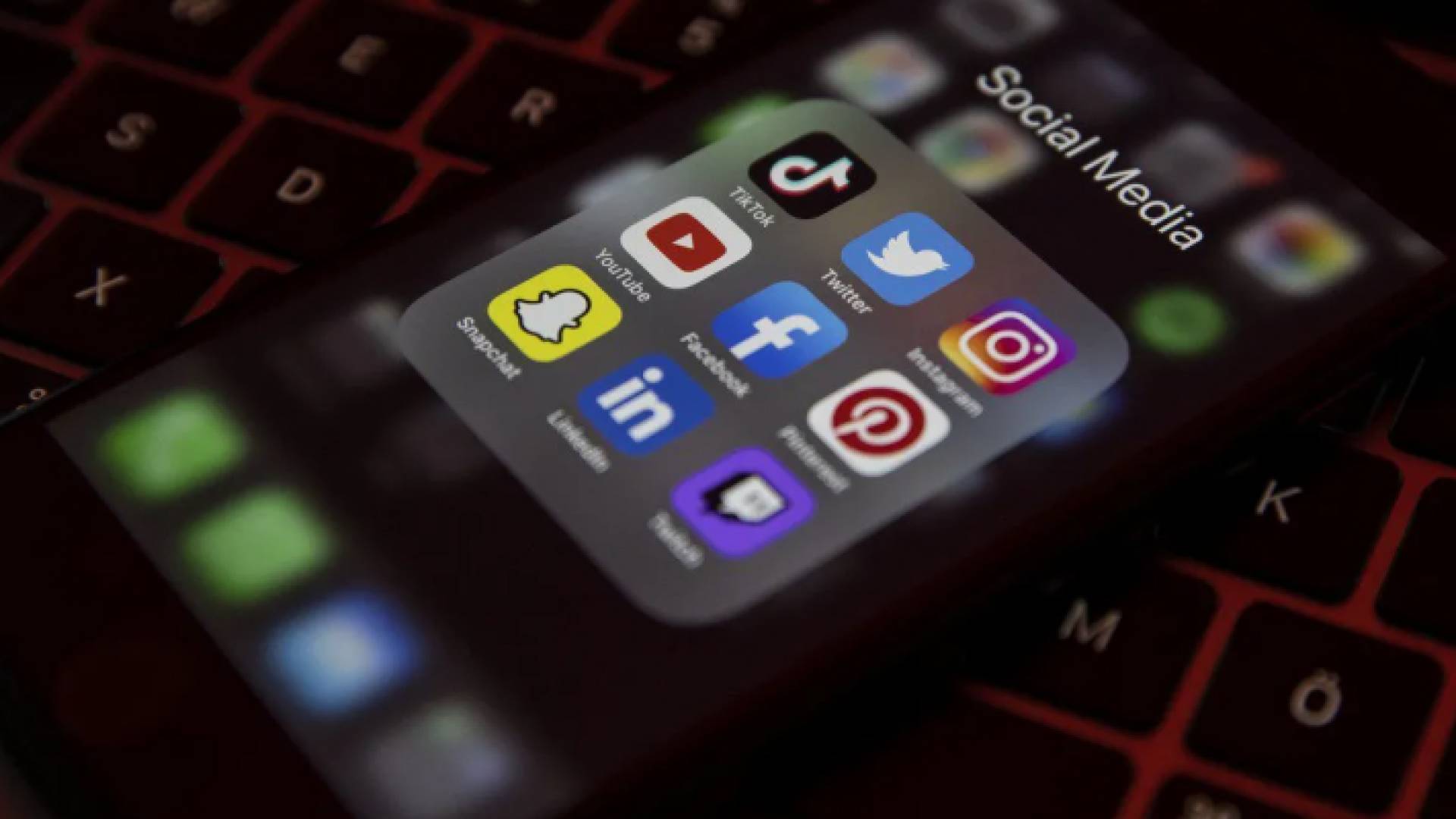 تطبيقات التواصل الاجتماعي