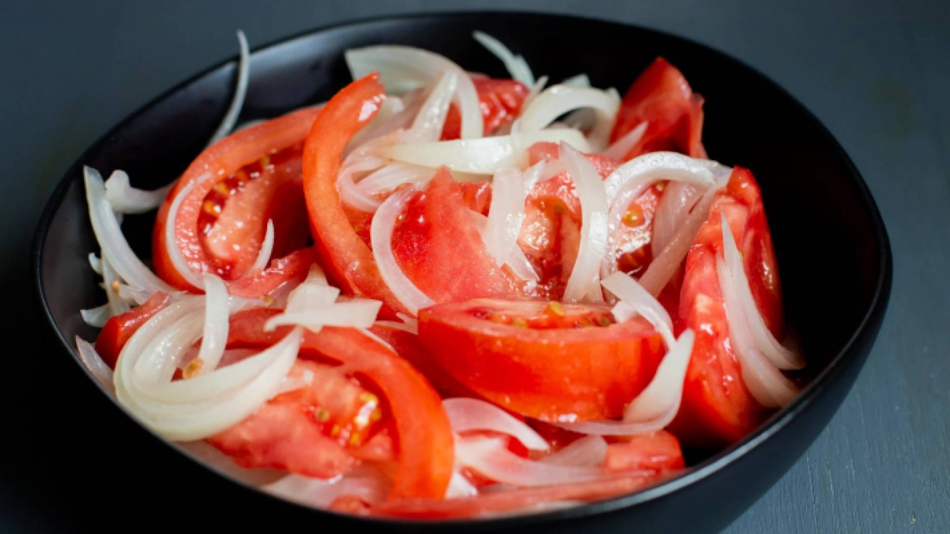 بصل وبندورة