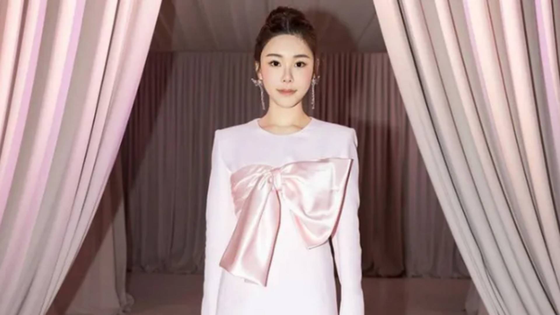 عارضة الأزياء الصينية آبي تشوي