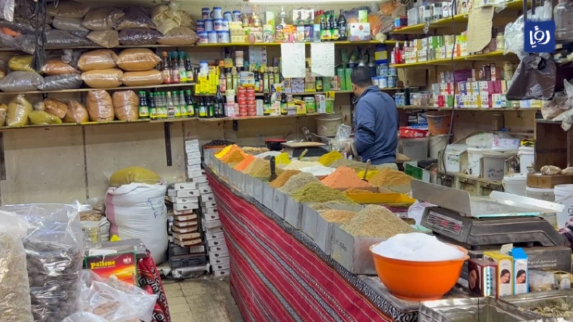 الصورة من دكاكين العطارة في العقبة