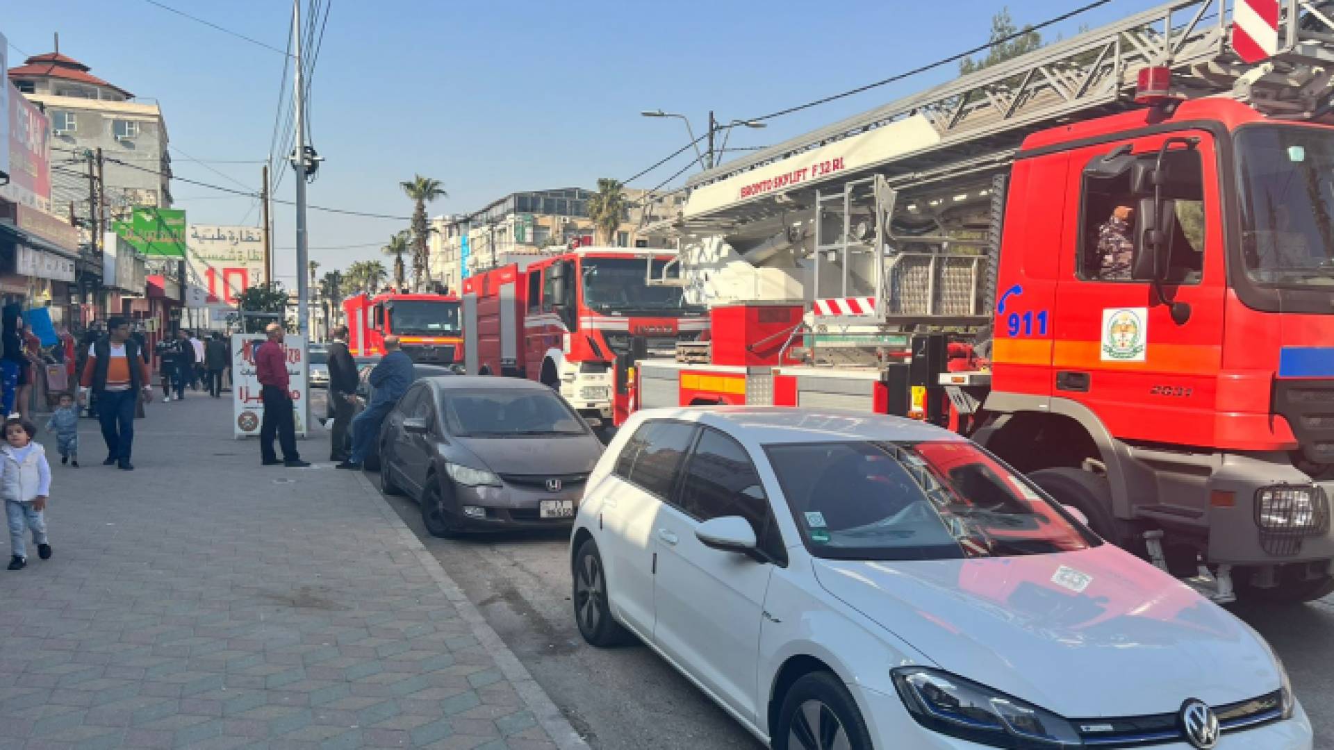 من مكان اندلاع الحريق بشارع الجامعة في إربد