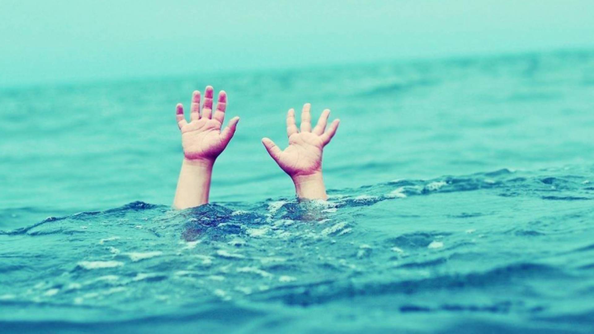 صورة تعبيرية لطفل تعرض للغرق