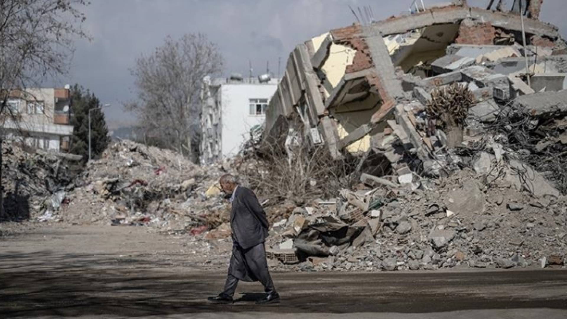 آثار الزلزال في تركيا