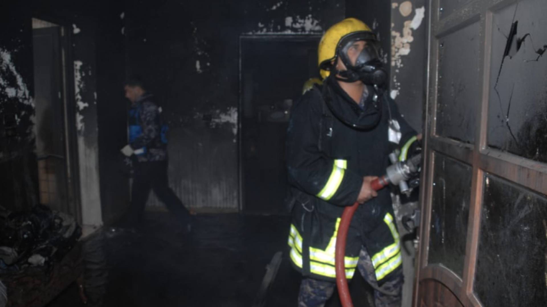 صورة أرشيفية لإخماد حريق