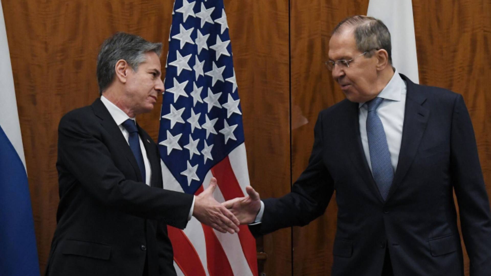 صورة أرشيفية من لقاء وزيرا الخارجية الأمريكي والروسي