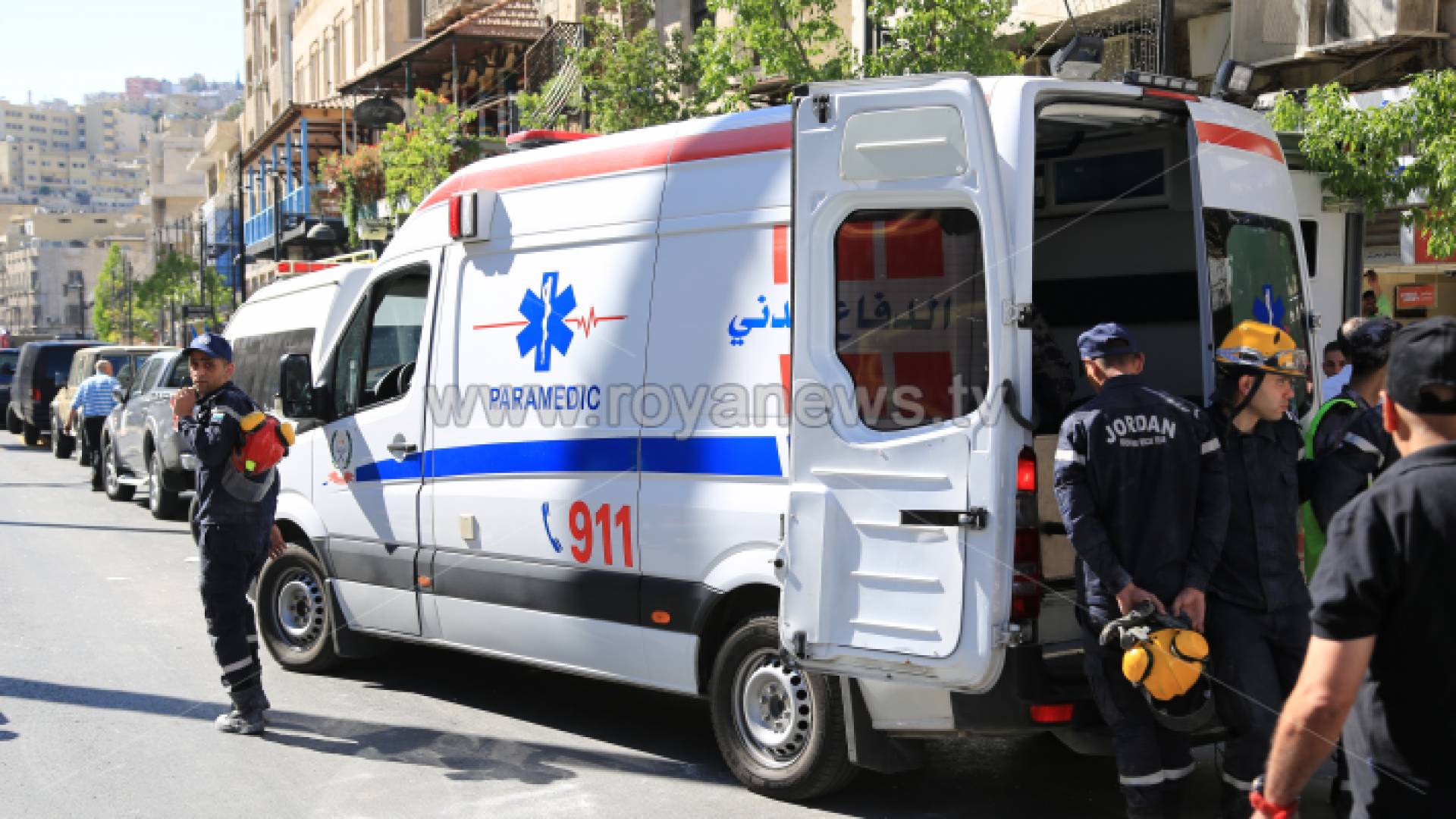 مركبة تابعة للدفاع المدني