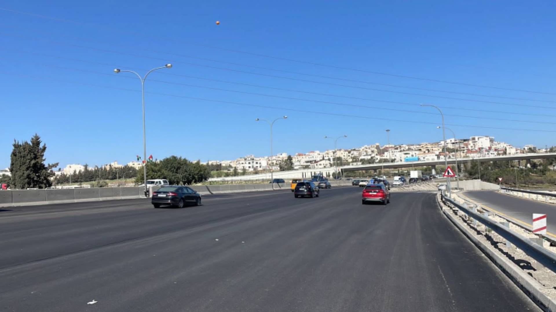 طريق المطار