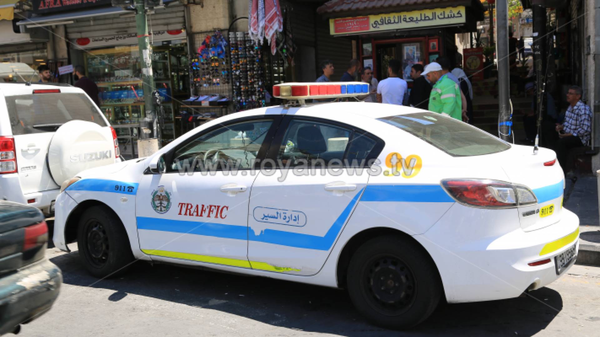 مركبة تابعة لإدارة السير