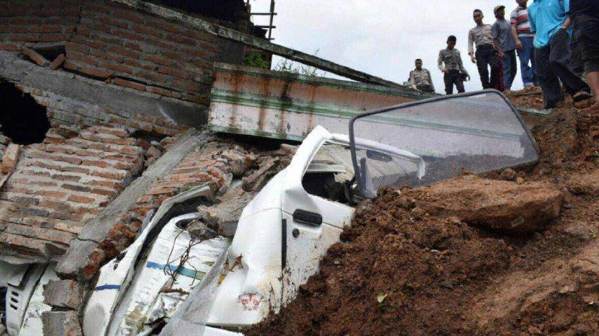 انزلاق أتربة في إندونيسيا "أرشيفية"