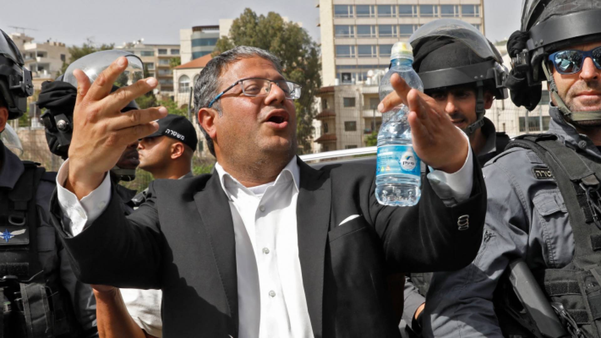 بن غفير وسط قوات الاحتلال