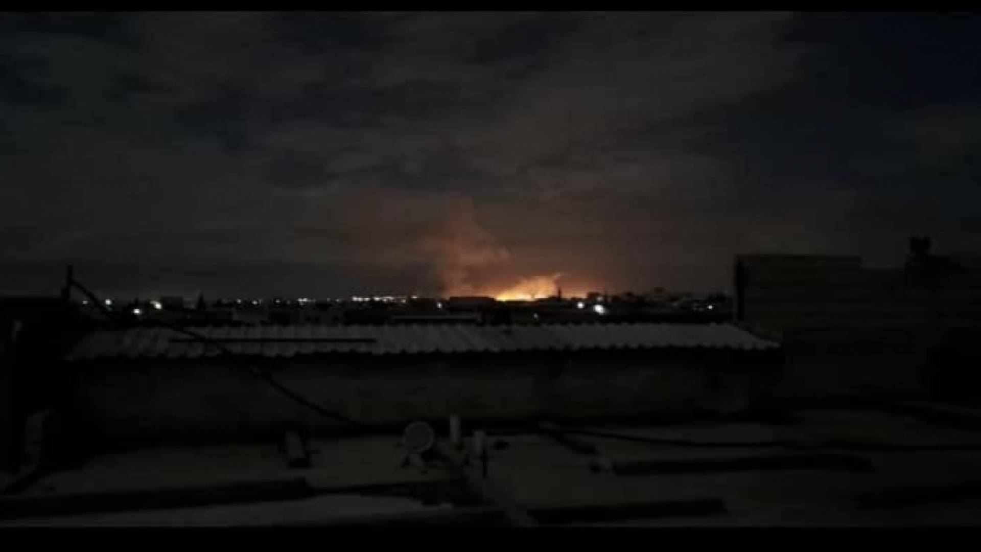 عقب استهداف المطار