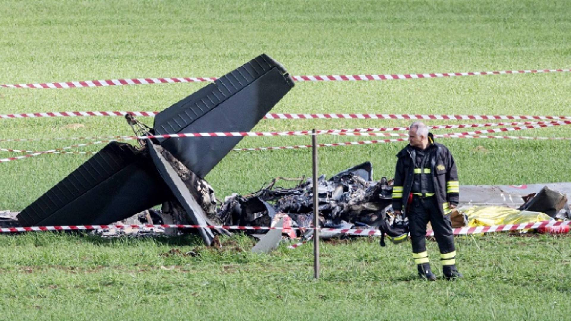 سقوط الطائرتين بعد حادث الاصطدام