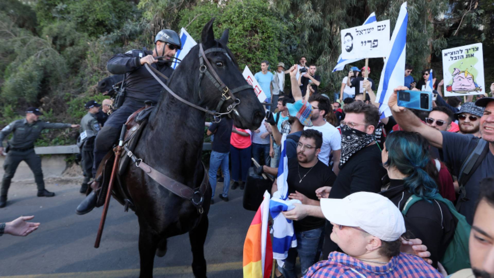 جانب من الاحتجاجات