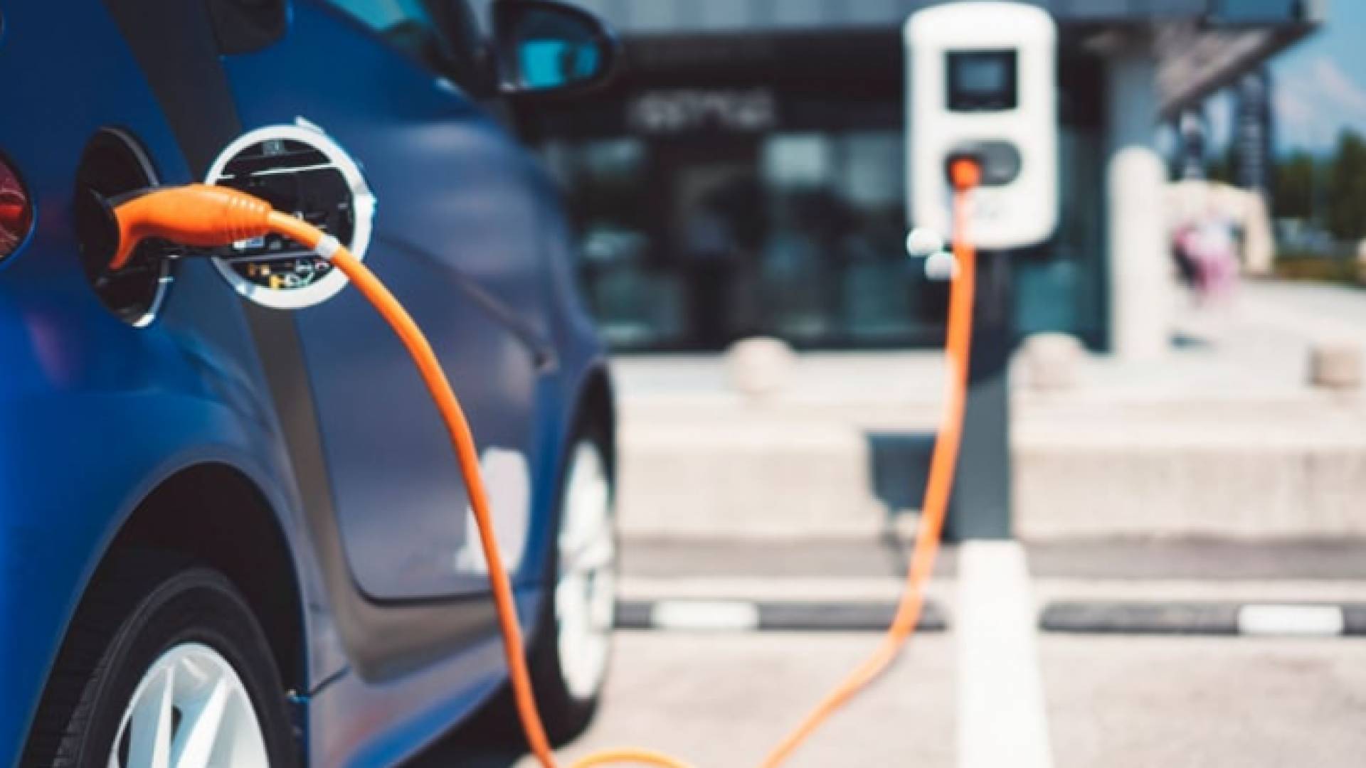 سيارة كهربائية