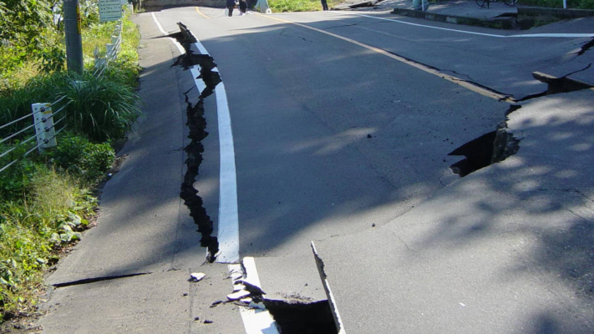 أثار الزلزال -أرشيفية