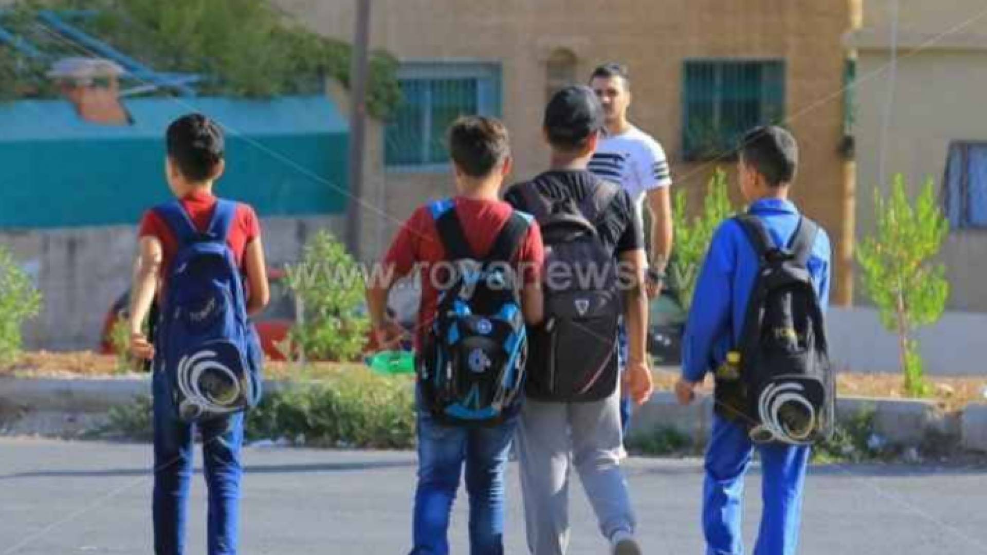 طلبة مدارس "أرشيفية"