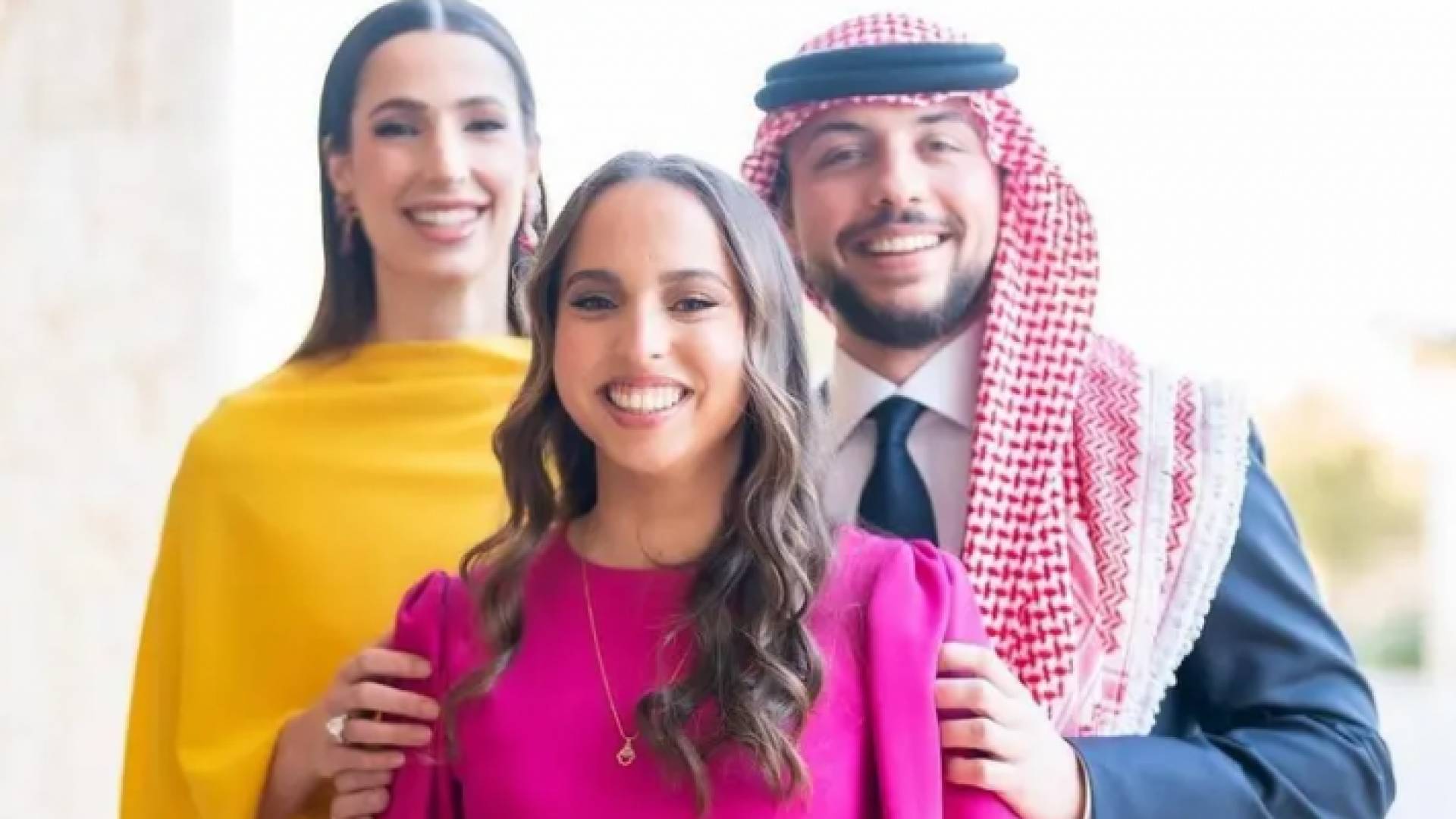 ولي العهد برفقة سمو الأميرة سلمى والأنسه رجوة