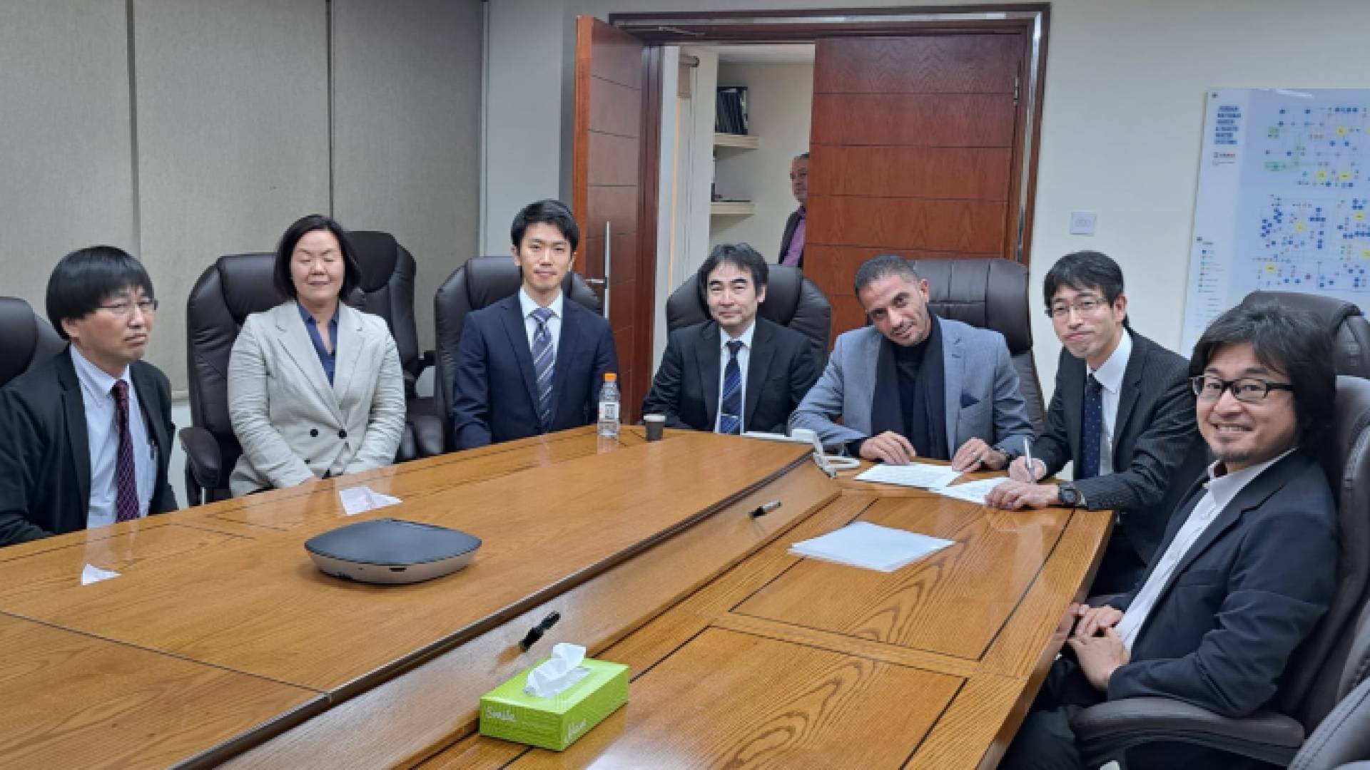 جانب من توقيع المذكرة