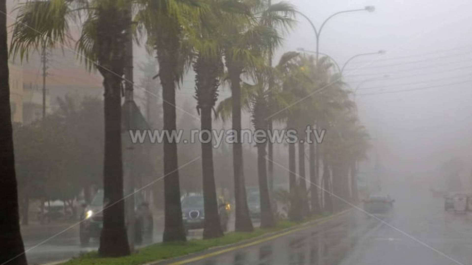 أمطار في أحد شوارع العاصمة عمان
