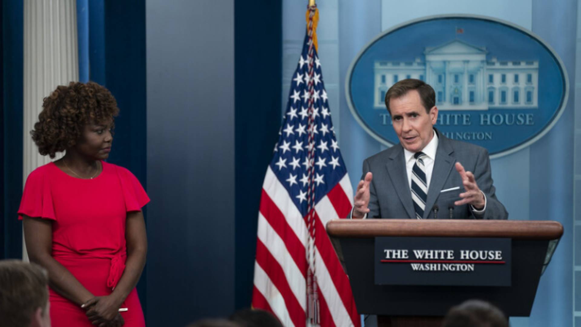 المتحدث باسم مجلس الأمن القومي الأمريكي، جون كيربي خلال مؤتمر صحفي