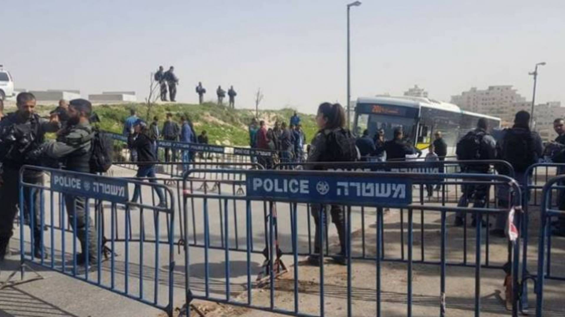 الاحتلال يغلق شوارع في القدس