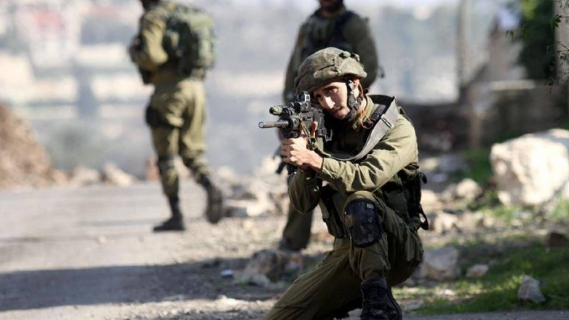 جيش الاحتلال يطلق النار على الفلسطينيين "أرشيفية"
