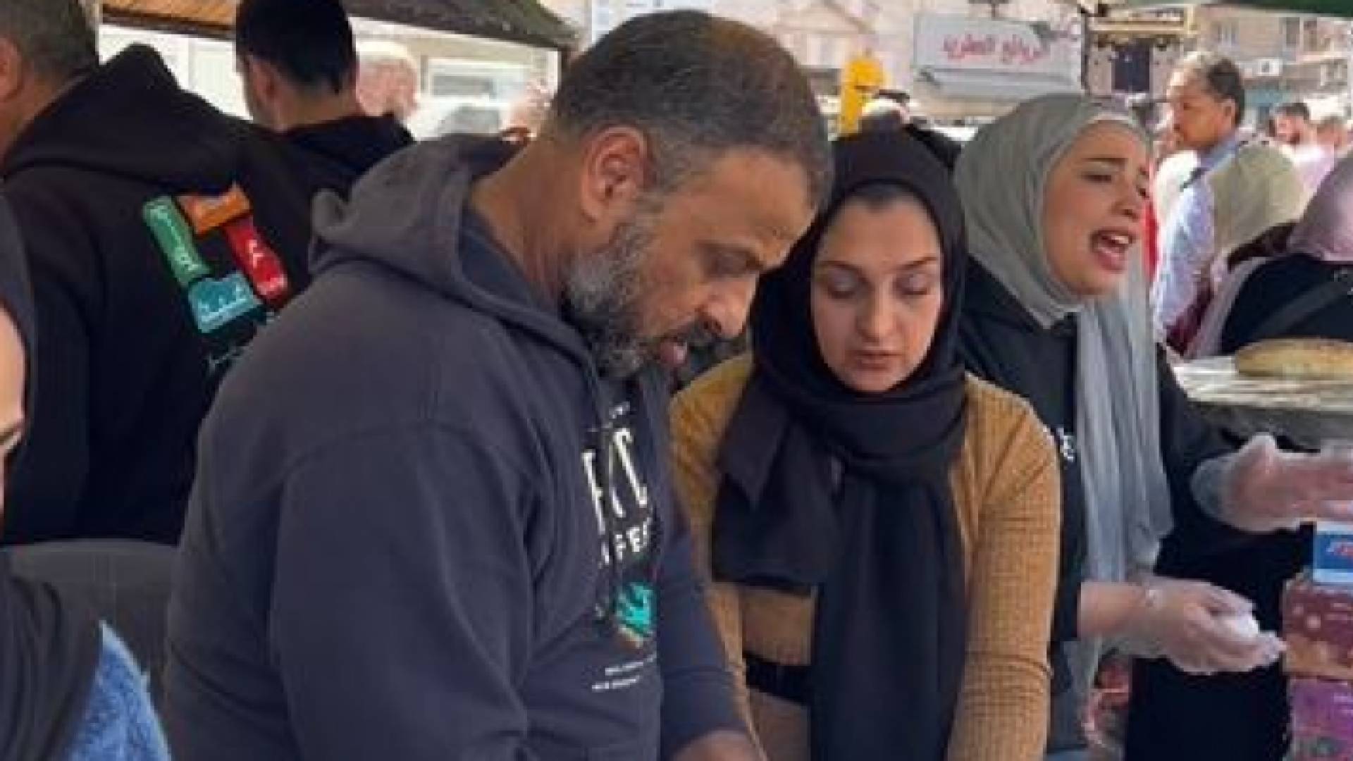 سبيل الطعام في ساحات مسجد الحسيني بالعاصمة عمان