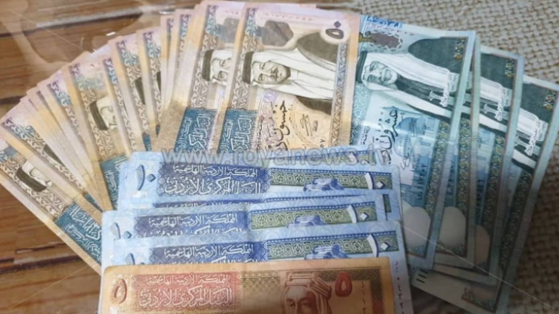 أوراق نقد أردنية